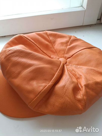 Кепка женская из натуральной кожи