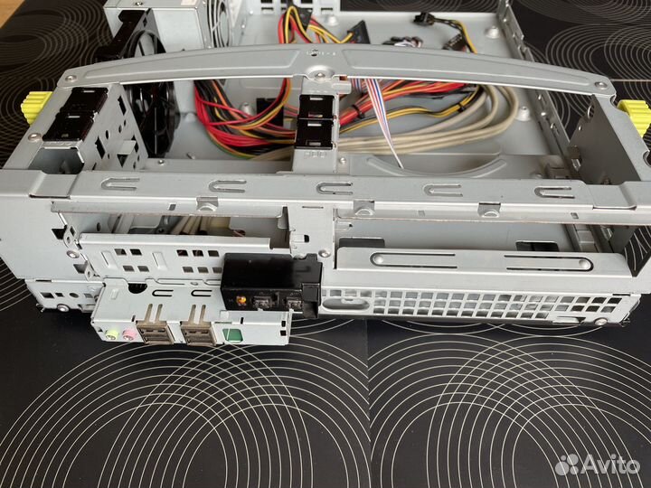 Корпус InWin с бп 300 Вт
