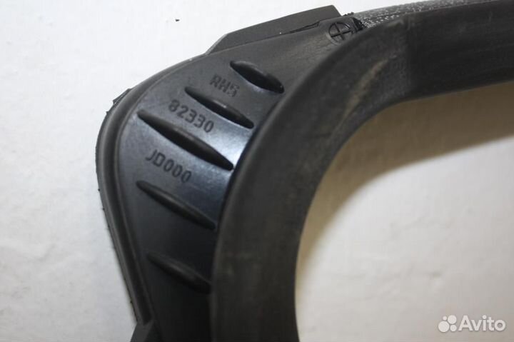 Уплотнитель стекла двери задней правой Nissan Qas