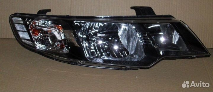 Фара правая передняя правая Kia Cerato TD