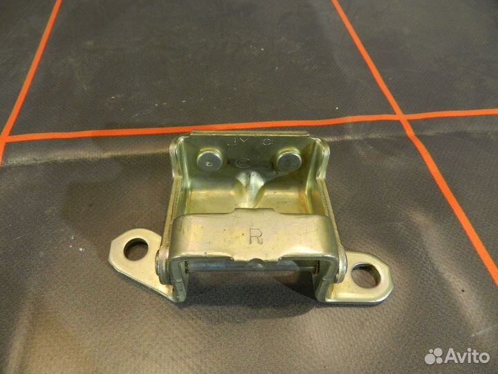 Петля двери задней правой - Nissan Pathfinder R51