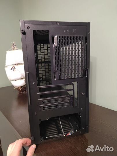 Корпус для пк thermaltake versa h18