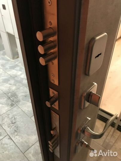 Дверь металлическая входная /хит