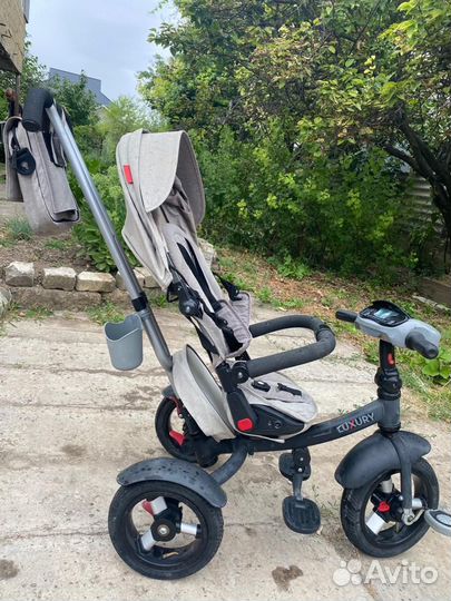 Трехколесный детский велосипед с ручкой