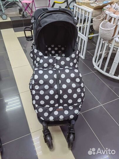 Прогулочная коляска новая