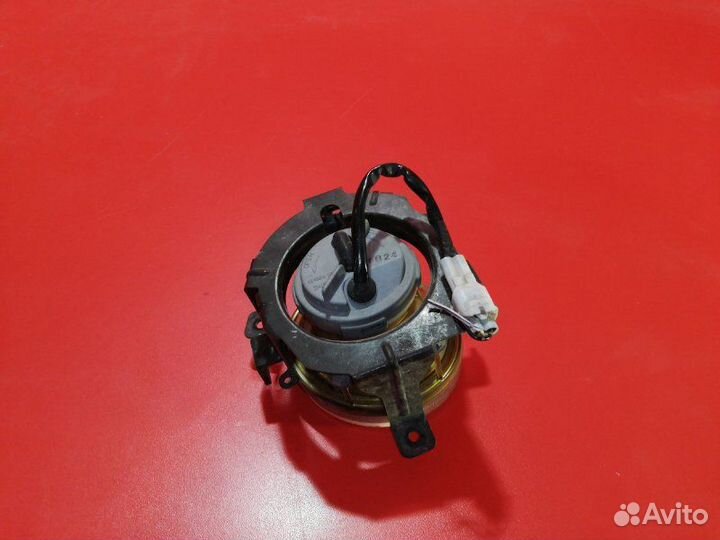 Фара противотуманная передняя левая Mitsubishi