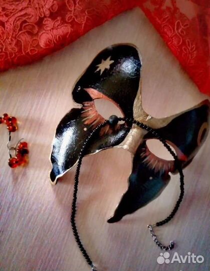 Маскарадная маска ручной работы
