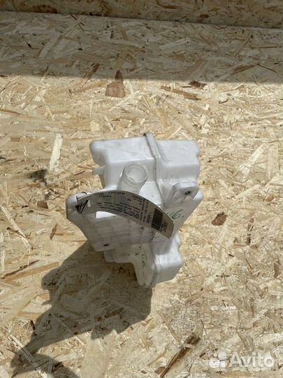 Бачок омывателя лобового Фольксваген Гольф 7