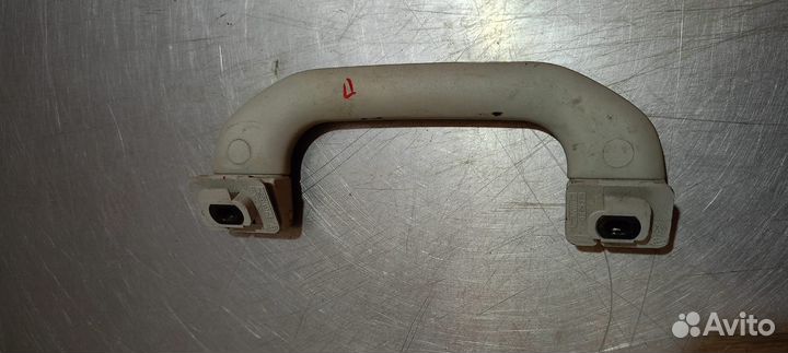 Ручка салона левая передняя Skoda Octavia 2003