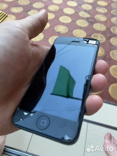 Телефон iPhone 5