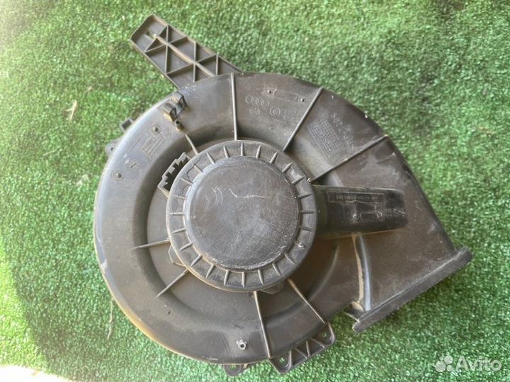 Мотор печки Fabia Rapid Roomster Polo Toledo Ibiza