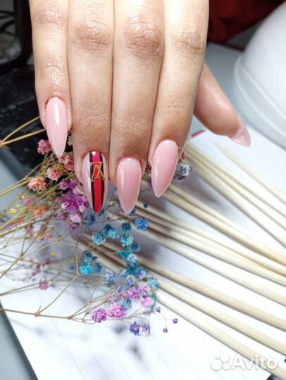 Наращивание ногтей