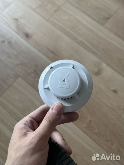 Датчик задымления (пожарный извещатель)