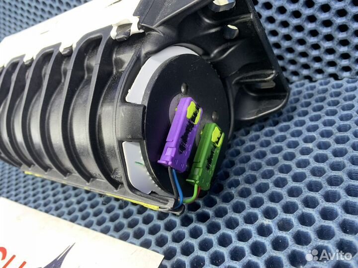 Подушка безопасности в торпедо Audi Q74L