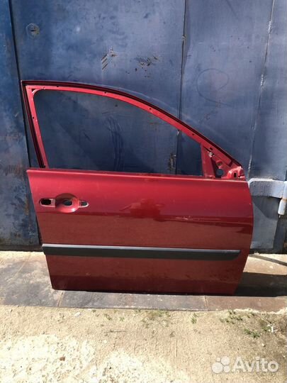Дверь передняя правая Седан Renault Megane 2 2003
