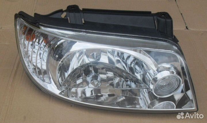 Фара правая галоген передняя правая Hyundai Matrix