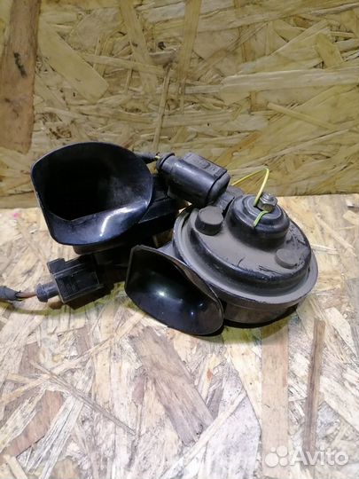 Автомобильный звуковой сигнал Audi A4 B6