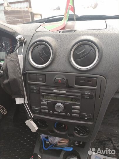 USB зарядное 2*2А в монетницу Ford Fusion/FiestaV