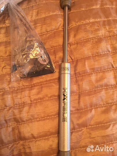 Подъёмник газовый 150N