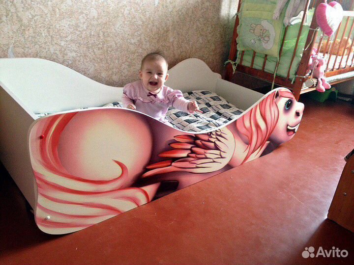 Детская кровать-машина