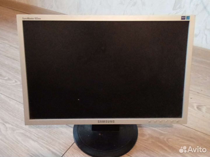 Монитор Samsung