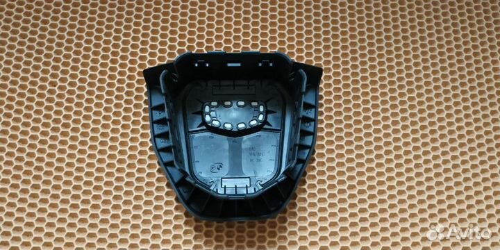 Заглушка руля Geely Atlas