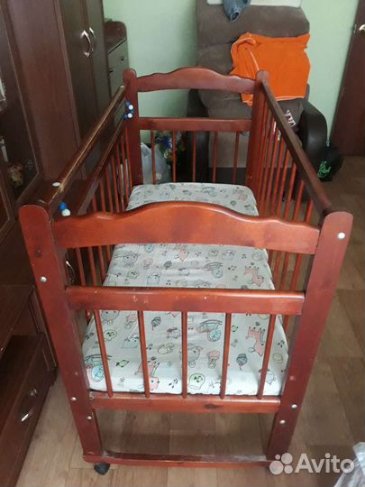 Детская кроватка