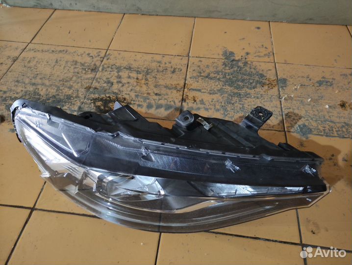 Фара передняя правая haval F7