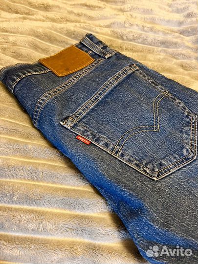 Джинсы Levi's