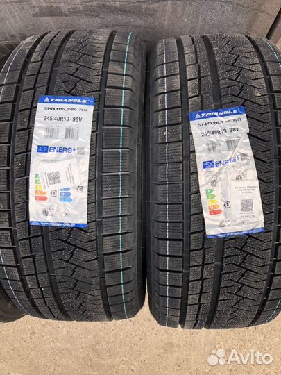 Triangle PL02 245/40 R19 и 275/35 R19