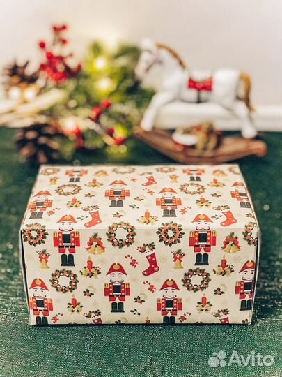 Новогодний подарочный бокс