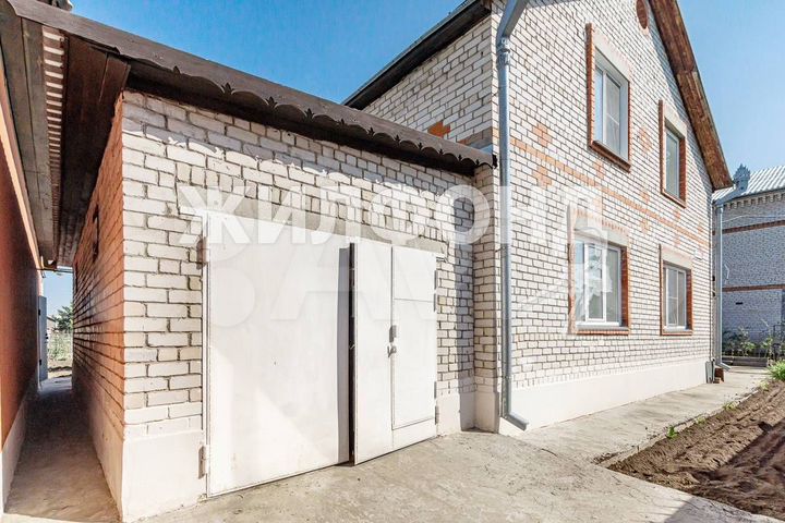 Коттедж 182 м² на участке 10,5 сот.