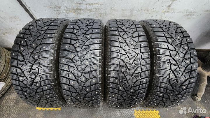 Bridgestone Blizzak TM-02 215/55 R17
