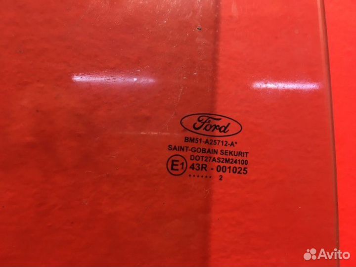 Стекло двери заднее правое Ford Focus 3 pndd 1.6L