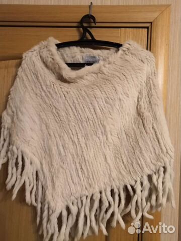 Пончо из вязаного кролика