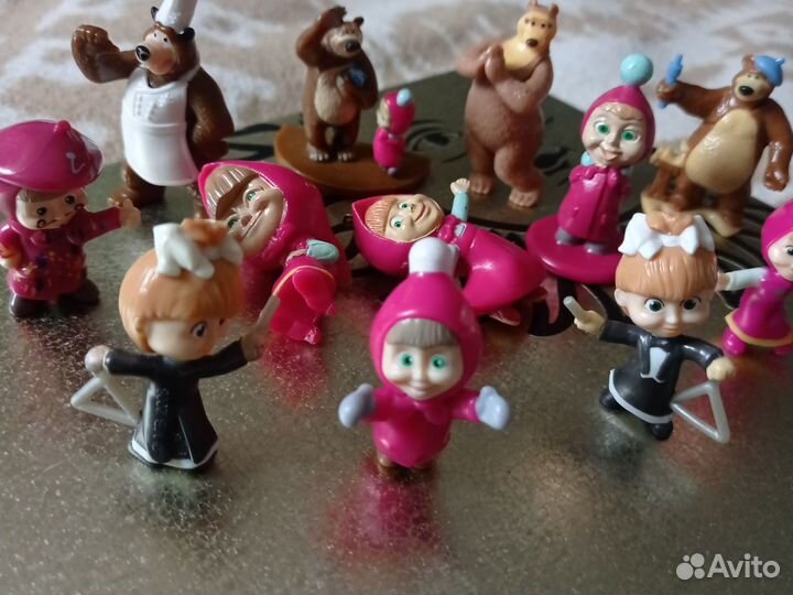 Игрушки из киндера маша и медведь