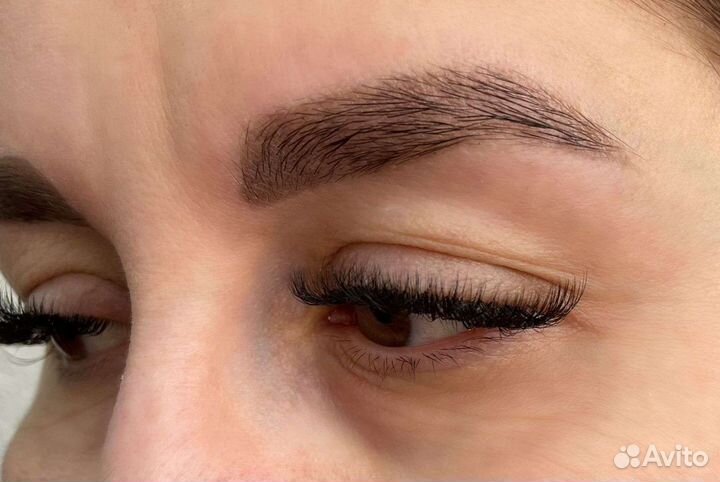 Наращивание ресниц,брови,маникюр(педикюр)