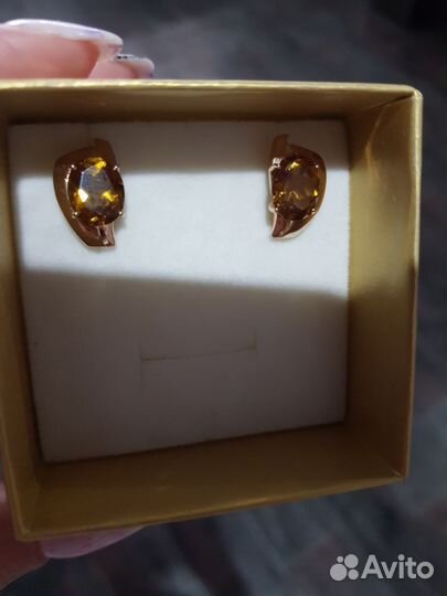 Серьги с султанитом 585