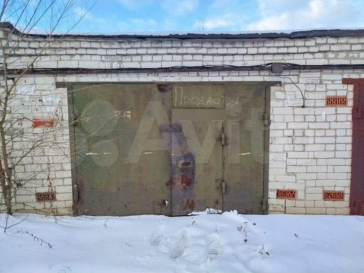 Гараж, > 30 м²