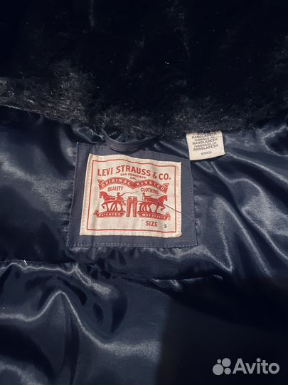 Куртка levi's зимняя женская