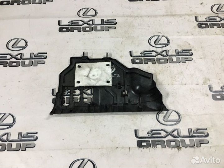 Накладка торпеды передняя правая Lexus Es250