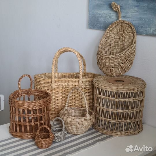 Корзина плетеная из бумажной лозы