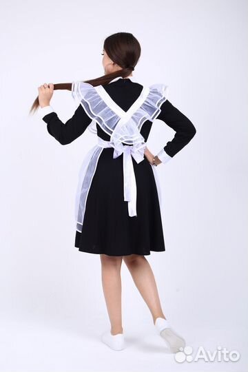 Белый школьный фартук на 1 сетября