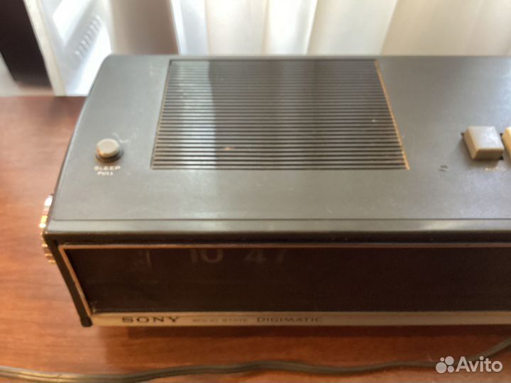 Радио sony TFM-C560W