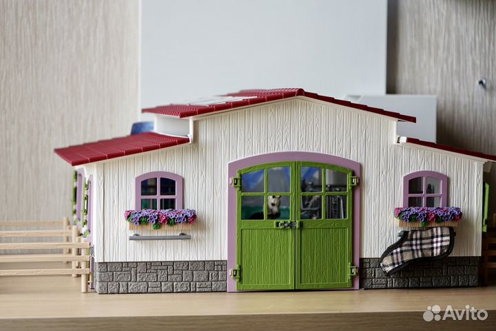 Конюшня Schleich