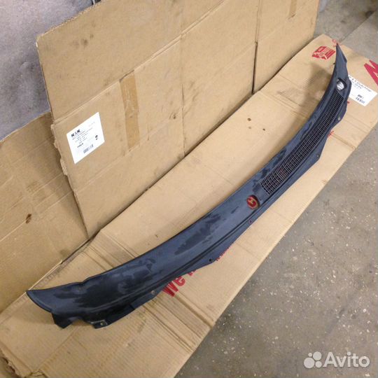 Решетка стёклоочистителей Мицубиси Паджеро Спорт 1