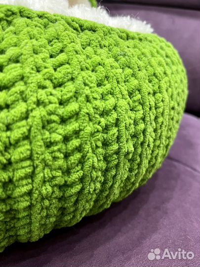 Лежанка для собак и кошек ручной работы