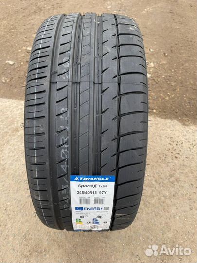 Triangle Sports TH201 245/40 R18
