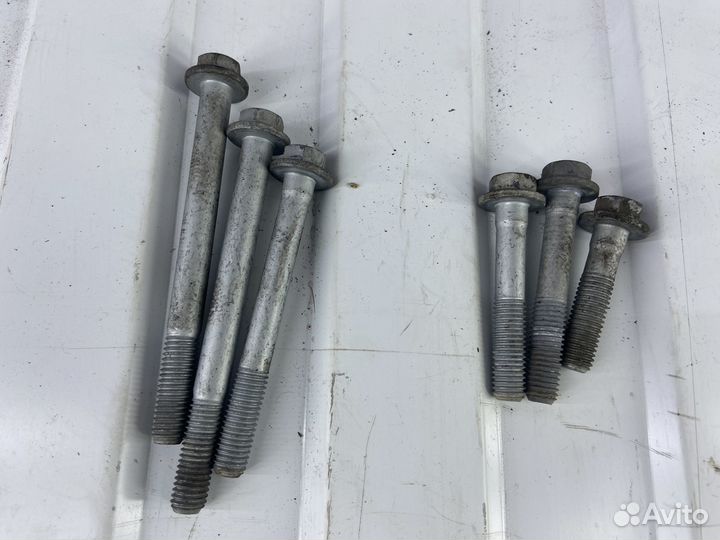 Болты крепления двс и кпп Ford Focus 2 1.6л