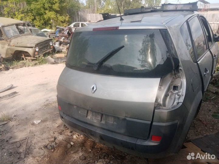 Подрамник передний Renault Scenic 2